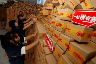 愛范兒 又一位朋友選擇在拼多多買 iphone,它還是我們熟悉的那個(gè) 消費(fèi)降級(jí)巨頭 嗎